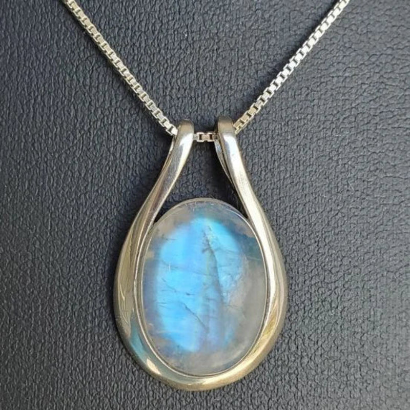Antique white Opal Necklace | White gold