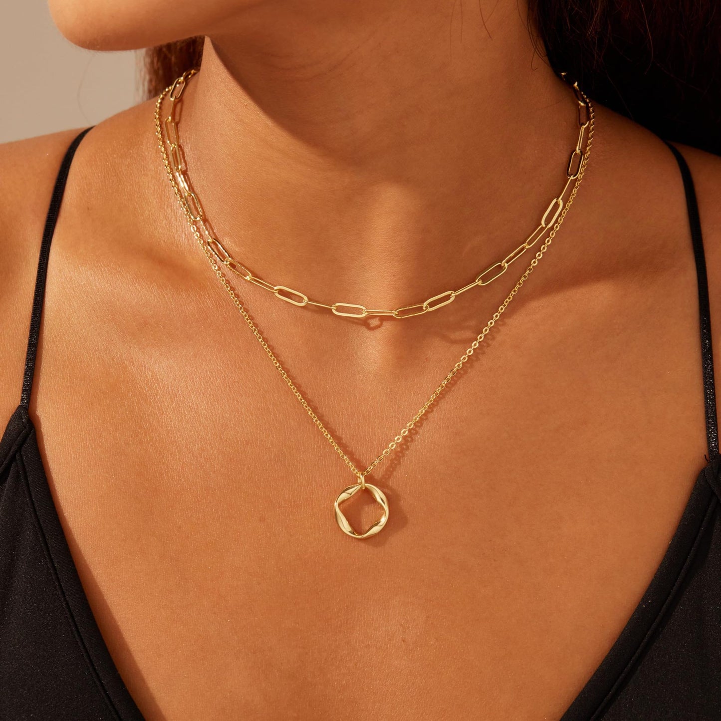 Gelaagde ketting met cirkelbedel