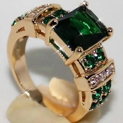 Koninklijke Groene Kristallen Gouden Ring